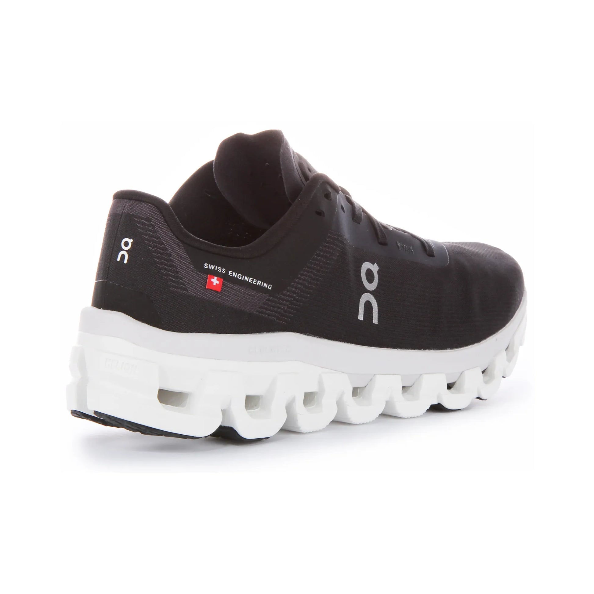 OnRunningCloudflow4InBlackWhiteForMen-2